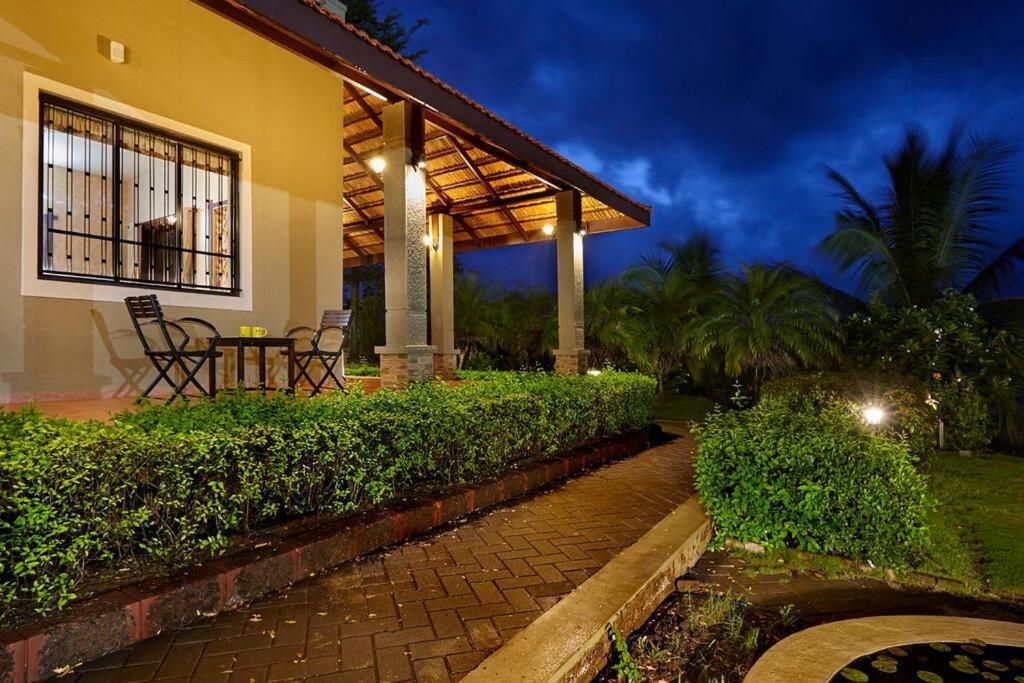 Monica Farms - Monica Retreat Villa Waki Luaran gambar